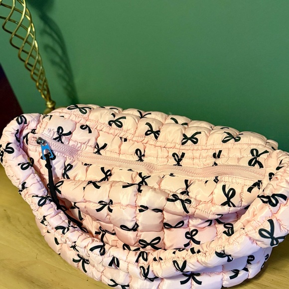 NWOT Katydid Pink Quilted Shoulder Bag with Black Bow Accents - Picture 5 of 13